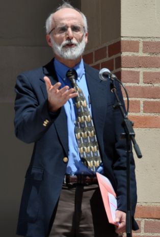 California Researcher speaking yelling to the (A.R.M) Dr (Proff) Quinn Dr Quin