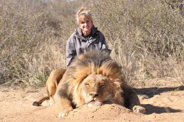 Lion hunter - Adele Jansen van Rensburg (Click to view) Afrik4
